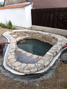 Návrh a realizace koupacího jezírka na klíč, Vilémovice